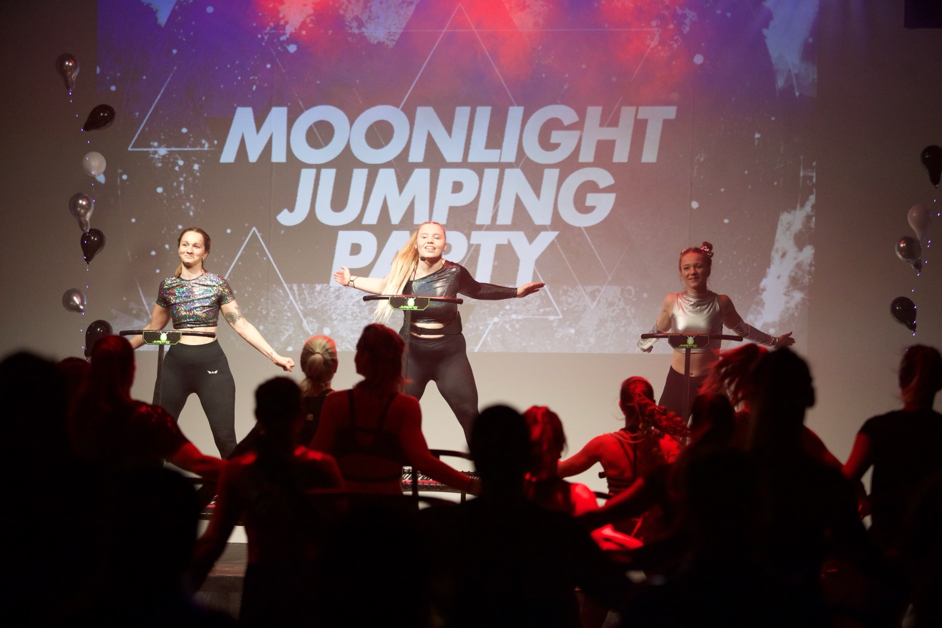 Moonlight Jumping Party - lektorky na pódiu